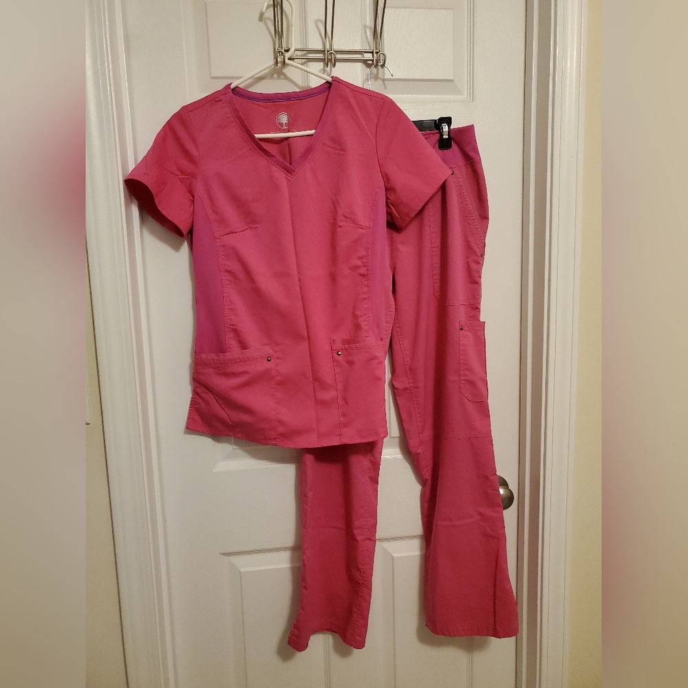 Healing Hands Scrubs like new in size small